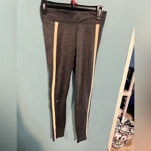 Under Armour size M athletic leggings